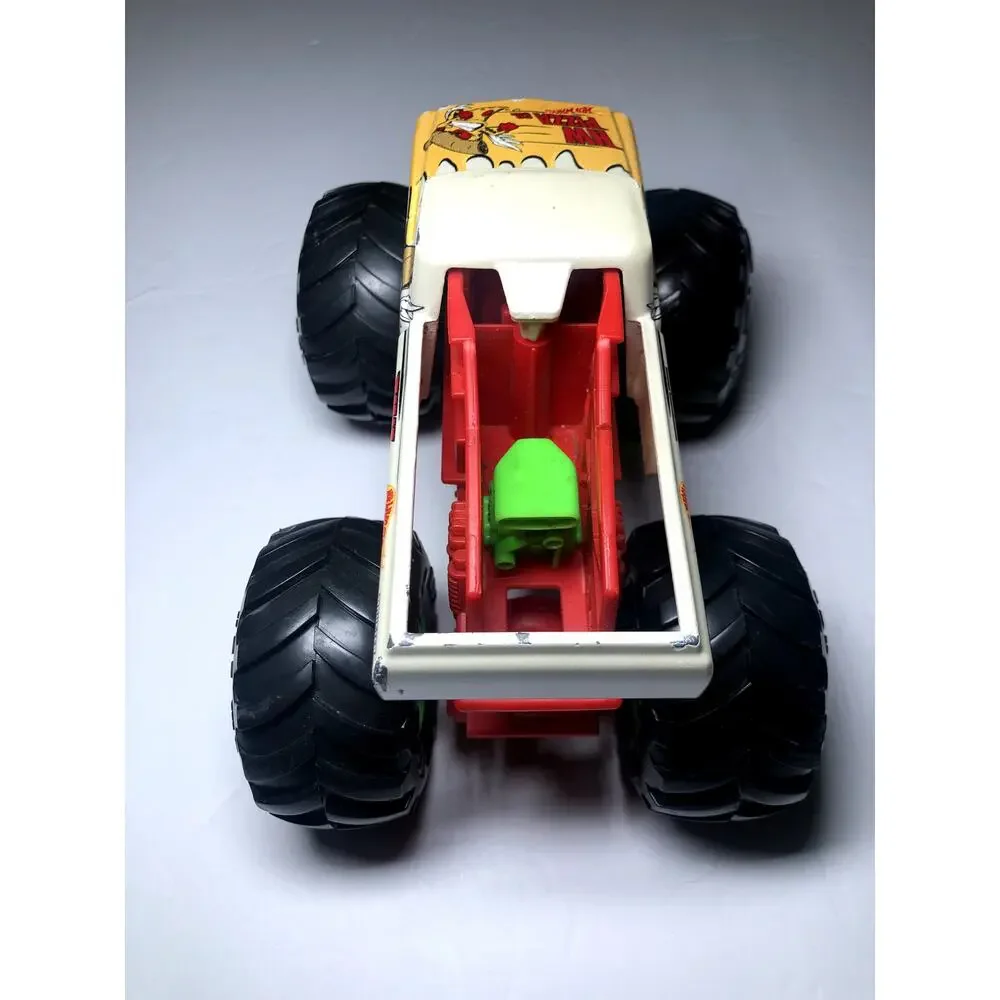 Hot Wheels Monster Trucks HW Pizza CO. 1:24 Scale